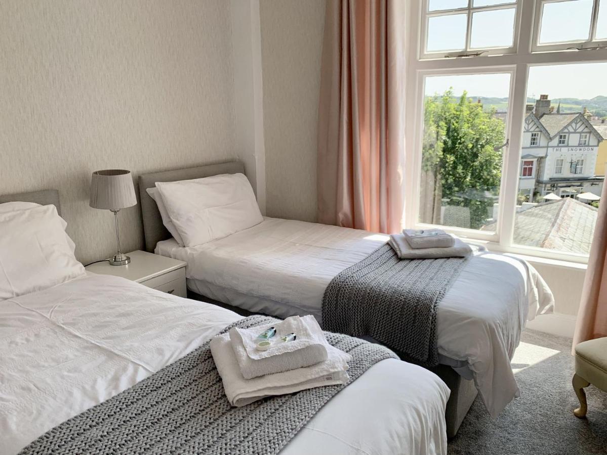 Seaclyffe Hotel Ltd Llandudno Bagian luar foto
