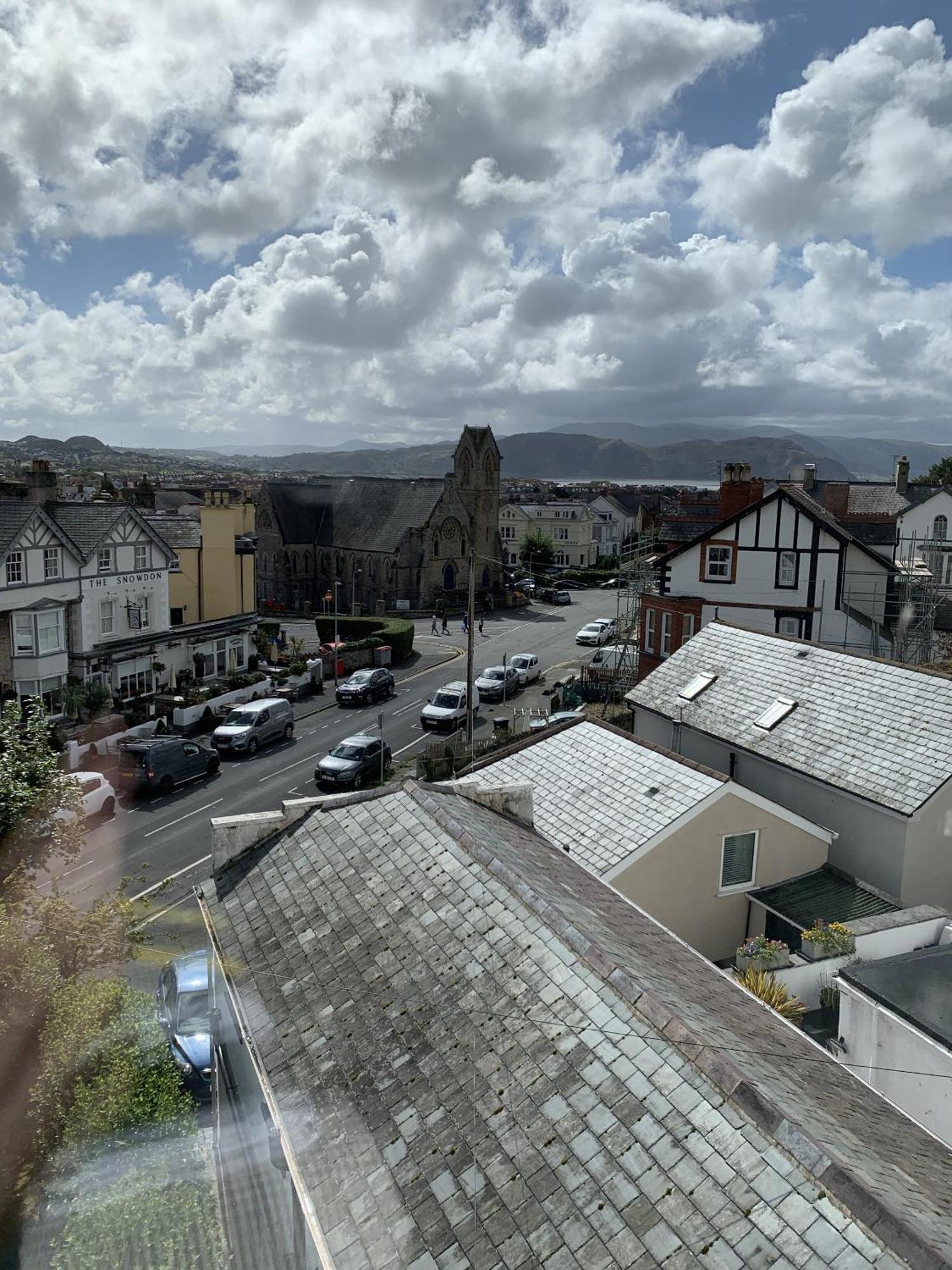 Seaclyffe Hotel Ltd Llandudno Bagian luar foto