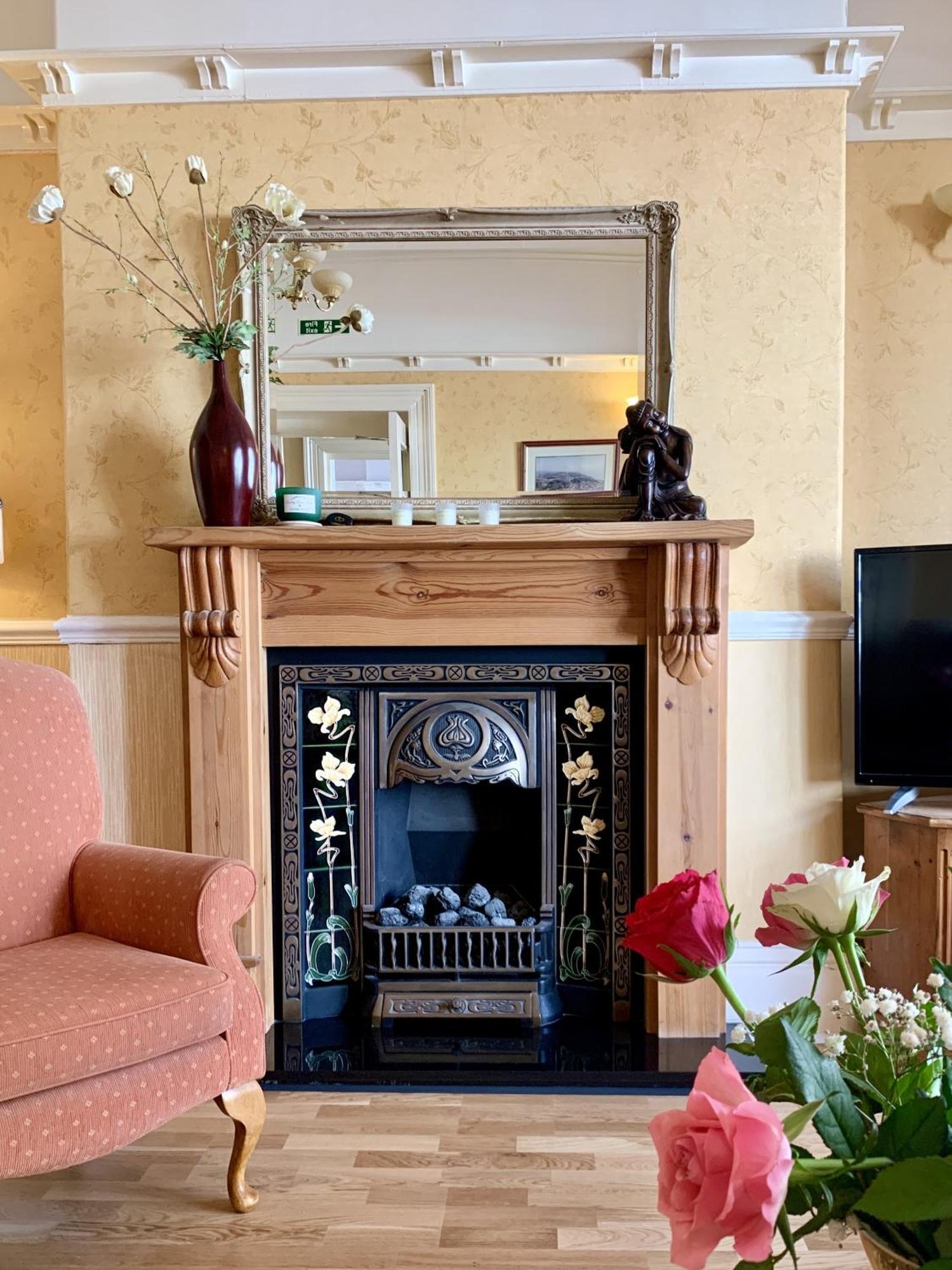 Seaclyffe Hotel Ltd Llandudno Bagian luar foto